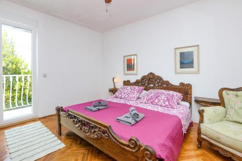 Posteľ alebo postele v izbe v ubytovaní Seaside holiday house Rogoznica - 6226