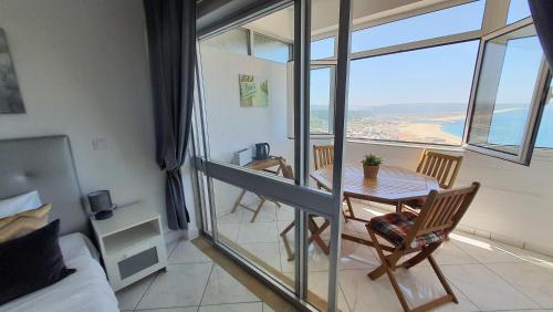 Front Ocean View Studio
