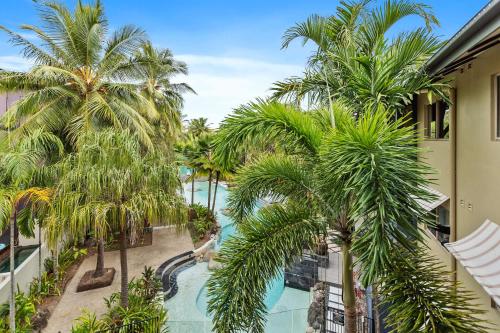 Swimmingpoolen hos eller tæt på Pineapple Palms - Resort 9 Pools & Gym