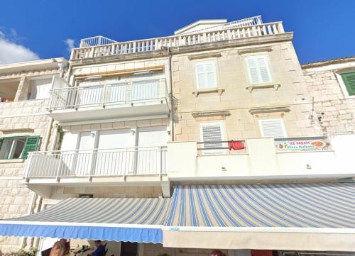 Apartments by the sea Povlja, Brac - 21810