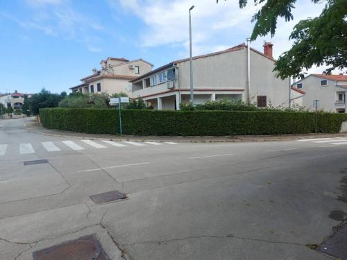 Apartments with parking space Rovinj - 24730