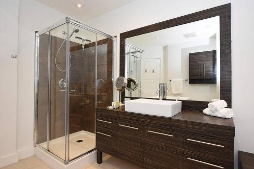 Koupelna v ubytování Ground Floor Loft Style Luxury Executive Flat