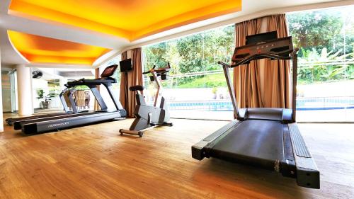 Fitness centrum a/nebo fitness zařízení v ubytování The Palace Hotel Kota Kinabalu