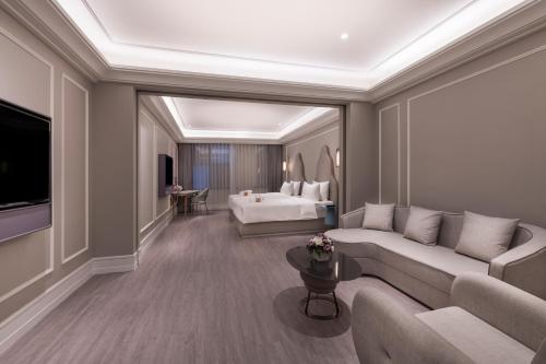 Gallery image of Mercure Shanghai Yu Garden On the Bund - 5 mins taxi to Nanjing Road and Bund in Shanghai