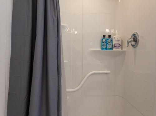 Koupelna v ubytování 4bed25 Bathbrand Newniagara Fallssleeps15