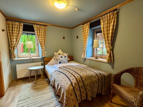 Posteľ alebo postele v izbe v ubytovaní LISIS ChaletSuite in Tonis cozy Guesthouse by Alpin Charme Apartments