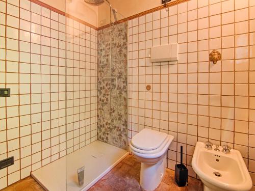 Ένα μπάνιο στο Villa in Borgo Pace with Private Pool