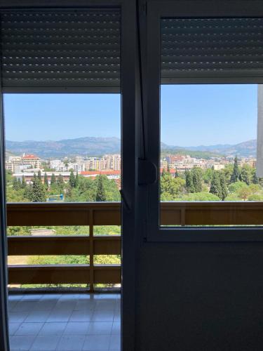 Vista general d'una muntanya o vistes d'una muntanya des de l'apartament