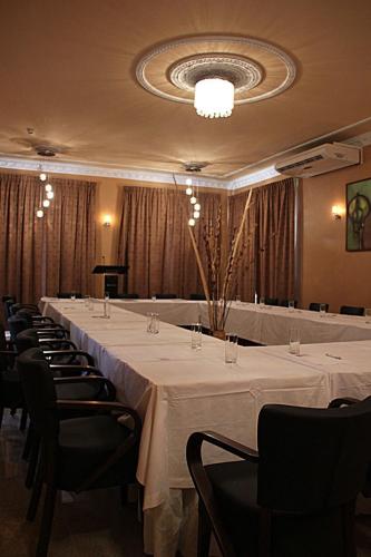 Sheva Hotelにあるビジネスエリアまたは会議室