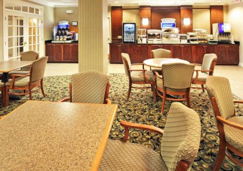 Restaurace v ubytování Holiday Inn Express Camden Hotel By IHG