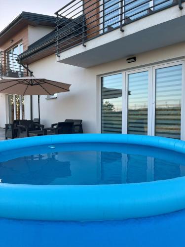 Bazén v ubytování Villa REST & SPA nebo v jeho okolí