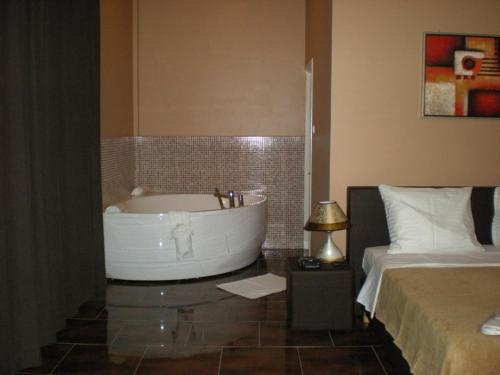 Sheva Hotelにあるベッド