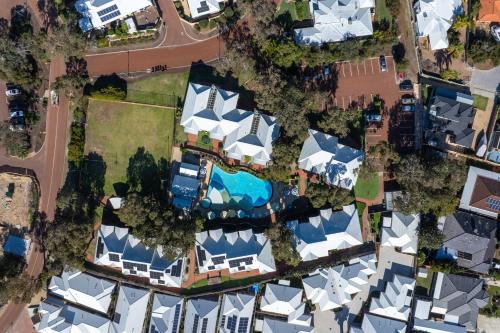 an overhead view of a bunch of houses at Mandurah Quay Resort in Mandurah