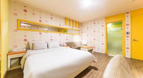 Letto o letti in una camera di Nabiya Hotel