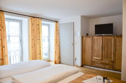 Postel nebo postele na pokoji v ubytování Hotel Blaue Traube