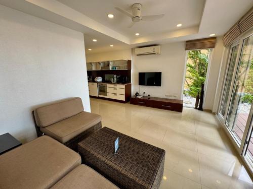 Dapur atau dapur kecil di Siam Royal View Beachfront Villa by PSR