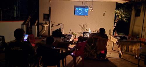 TV a/nebo společenská místnost v ubytování Elite Cottages