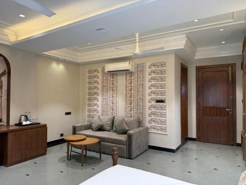 Area soggiorno di The Luxury Tiger at Lake Pichola