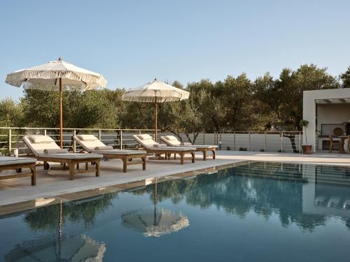 Olithera Villa, Private Pool & 1acre Green Land, By ThinkVilla