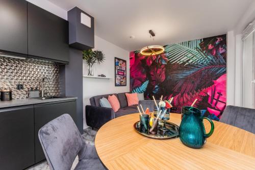 Flatbook Apartament Miami Beach - basen, taras i stylowe wnętrza w Krynicy Morskiej