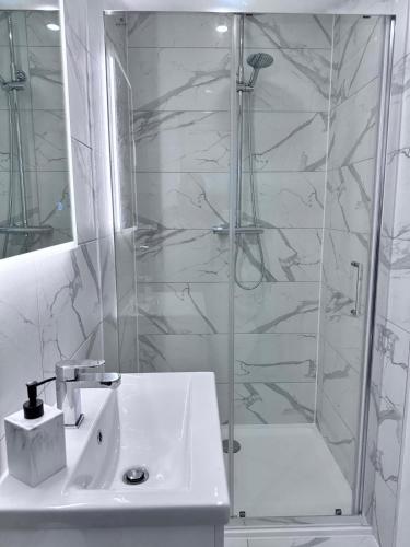 Koupelna v ubytování Modern&Stylish 3Bedrooms Ensuite HPotter London Watford