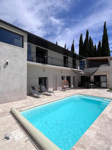 Villa haut de gamme avec piscine et jacuzzi