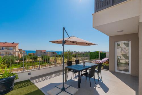 Adriatic Split beach apartment with sea view and garden