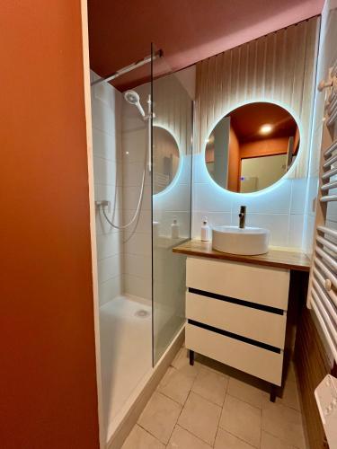 صورة لـ Suite Evasion, Baignoire Balneo في نيم