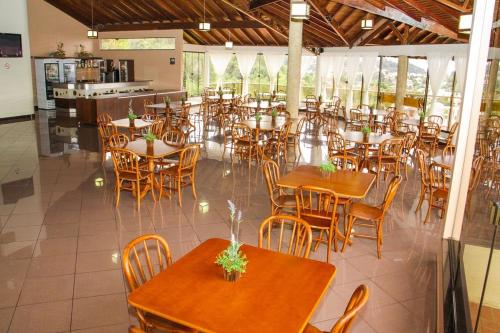 En restaurang eller annat matställe på Hotel Lago Dourado