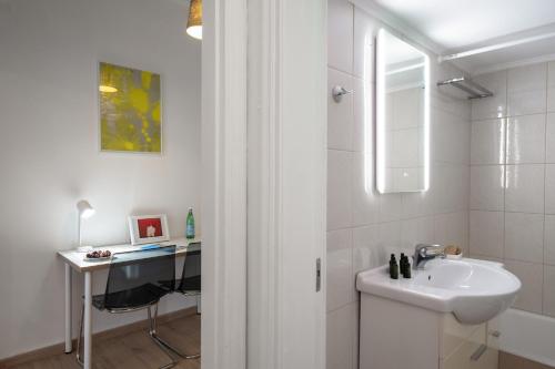 Encrin Apartment by LobbySquare