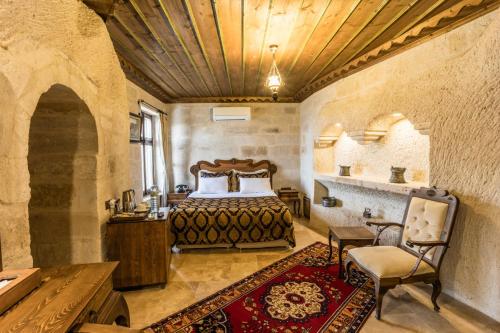 Un lugar para sentarse en Phocas Cave Suites