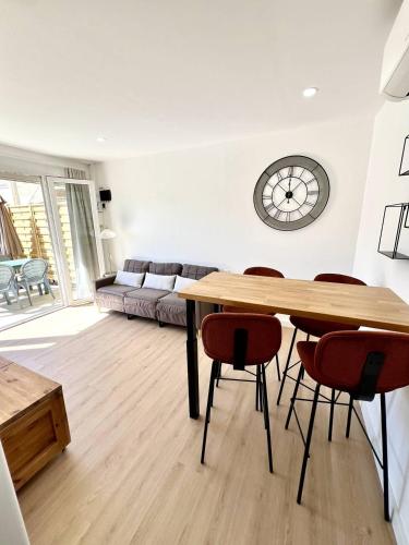 Appartement à Narbonne-Plage, 2 chambres, à 80 m de la plage, rénové, climatisé, tout confort