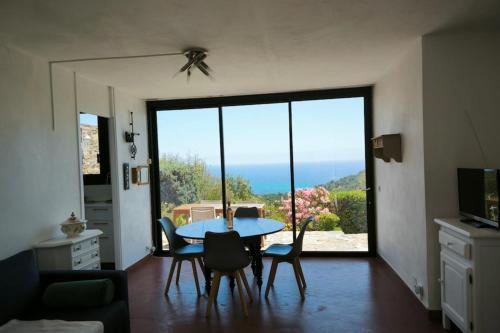 Atypical house with garden in Bormes-les-Mimosas