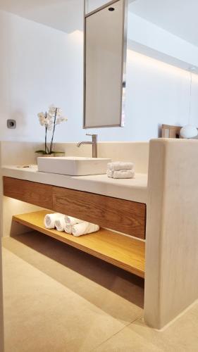 Un baño de Kavuras Village Hotel & Suites