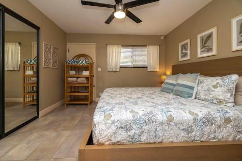 Postel nebo postele na pokoji v ubytování Kihei Beach Resort 201