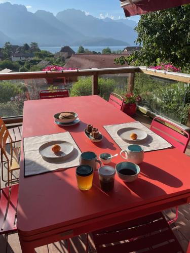 En generel udsigt til bjerge eller udsigt til bjerge taget fra bed and breakfast-stedet