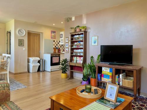 Μια τηλεόραση ή/και κέντρο ψυχαγωγίας στο Gîte Les Aumônes