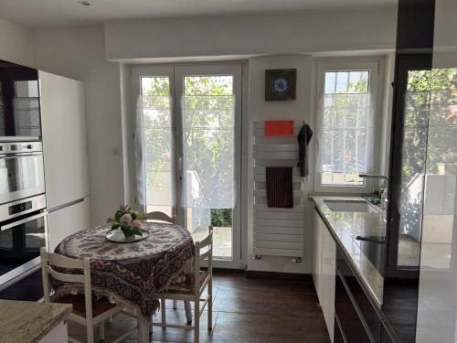 O bucătărie sau chicinetă la Maison du F'Or