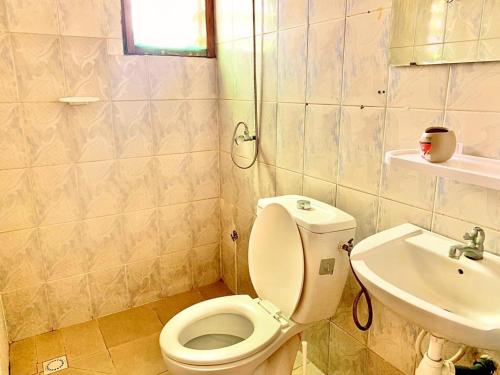 コトヌーにあるFK GUEST HOUSEのギャラリーの写真