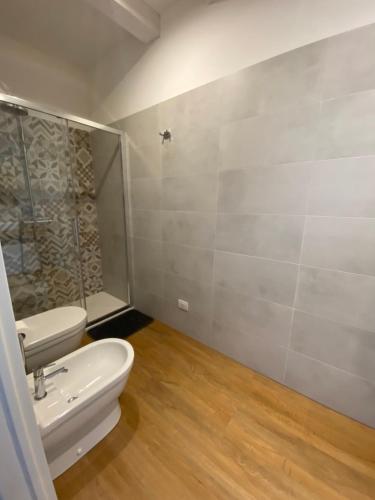 Un baño de Room259