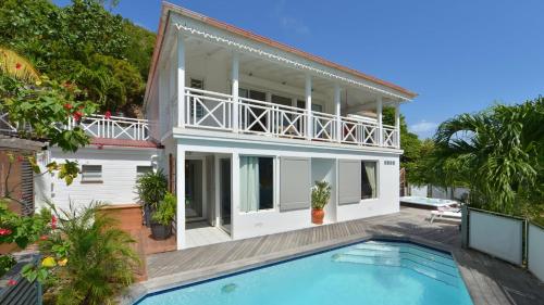 Villa with View Over the Surrounding Islands