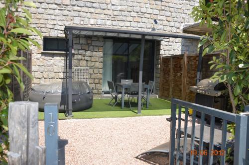 Κήπος έξω από το N10 Maison T2 climatisé avec jacuzzi privé