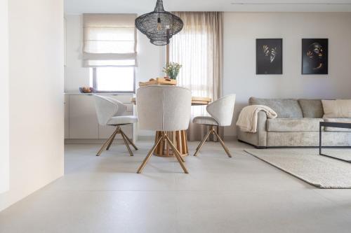 Bulvar & Parking by Alqueen Apartments