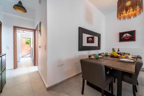 Makanan di atau berdekatan apartmen