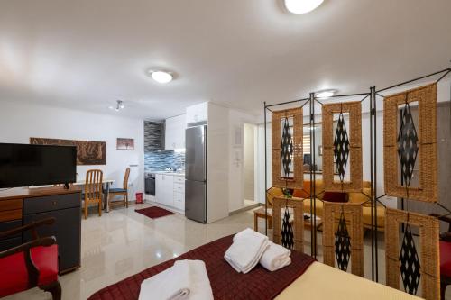 Myrto lower ground floor studio