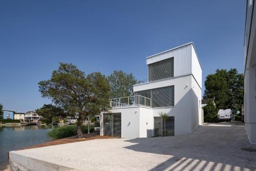 Vila na Cípe Slnečné jazerá Senec