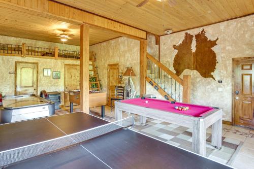 Gambar di galeri bagi Fish Haven Cabin with Game Room, Views and Deck! di Fish Haven