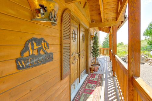 Gambar di galeri bagi Fish Haven Cabin with Game Room, Views and Deck! di Fish Haven