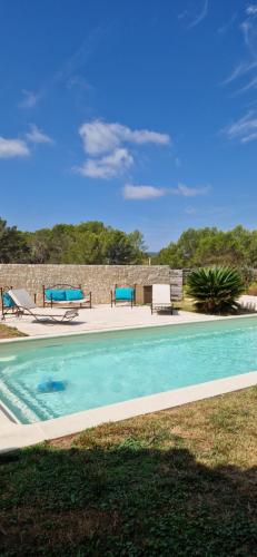 Beautiful Provencal farmhouse and pool