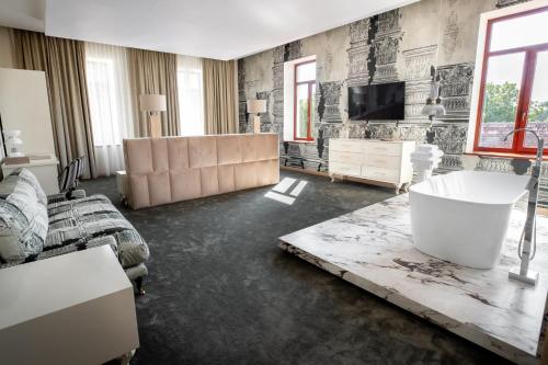 Ruang duduk di Domeniile Martinutzi -Hotel Cardinal si Conac Rhedey